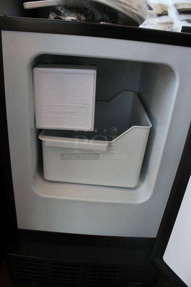BRAND NEW SCRATCH AND DENT! Whynter UIM-155 15" Built In Ice Maker Machine Stainless Steel 12lb. 115 Volts, 1 Phase. Tested and Working! - Image 2 of 4
