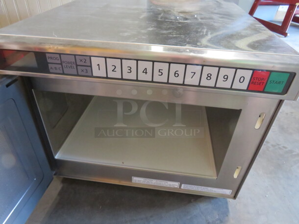 One WORKING Panasonic Microwave. #NE-17521. 208 Volt. 16.5X19X13. $1185.00. - Image 2 of 3