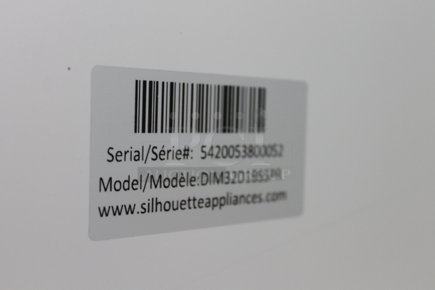 BRAND NEW SCRATCH AND DENT! Danby DIM32D1BSSPR 32lb 15" Stainless Steel Built-In Ice Maker. 115 Volts, 1 Phase. Tested and Working! - Image 4 of 7