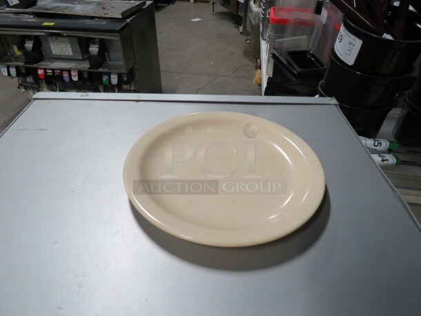 Carlisle Melamine 7 inch Plate. #N43503. 11XBID - Image 1 of 1