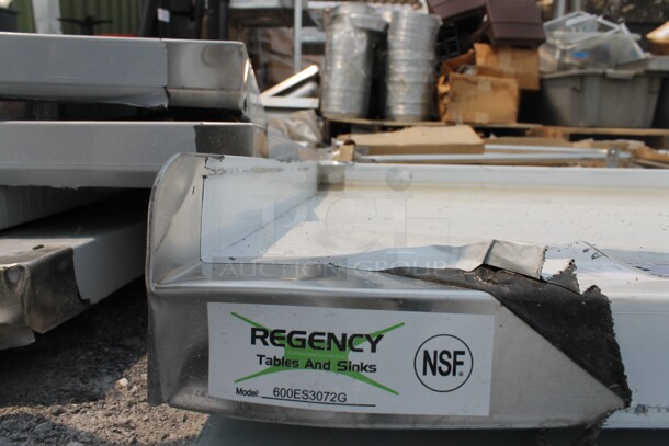 BRAND NEW SCRATCH AND DENT! Regency 600ES3072G Commercial Stainless Steel Disassembled Equipment Stand With Undershelf And Galvanized Legs. - Image 5 of 6