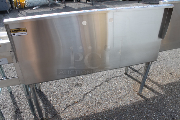 BRAND NEW SCRATCH AND DENT! Stainless Steel Commercial 3 Bay Sink. Bays 16x21 - Image 3 of 3