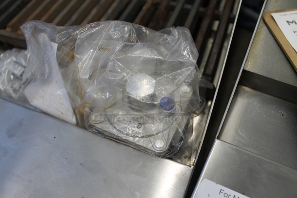 Cooking Performance Group CPG CB-24 Stainless Steel Commercial Countertop Natural Gas Powered Charbroiler Grill. 70,000 BTU. - Image 3 of 11