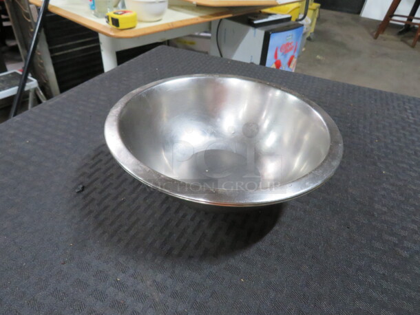 8 Inch Stainless Steel Mixing Bowl. 2XBID - Image 1 of 1