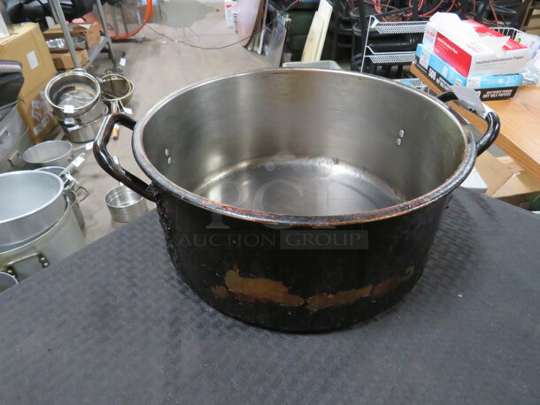 One 13 Inch Stainless Steel Stock Pot. - Image 1 of 1
