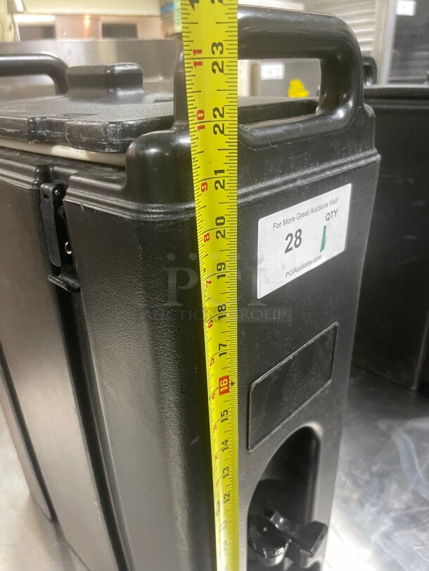 Clean! Cambro 500LCD Camtainers® 4.75 Gallon Black Insulated Beverage Dispenser NSF  - Image 10 of 10