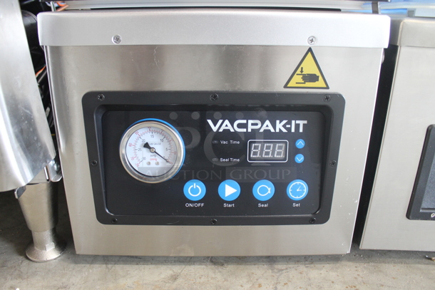 BRAND NEW SCRATCH AND DENT! VacPak-It 186VMC10OP Stainless Steel Commercial Countertop Vacuum Sealer. 110-120 Volts, 1 Phase. Tested and Working! - Image 5 of 7
