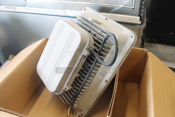 Metal LED Flood Light. - Image 3 of 4