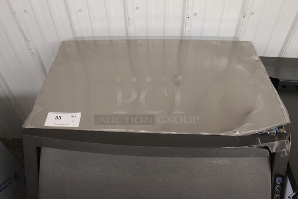 BRAND NEW SCRATCH AND DENT! 2022 Manitowoc UDF0310A-161B NEO Stainless Steel Commercial Self Contained Undercounter Dice Cube Ice Machine with 119 lb. Bin. 115 Volts, 1 Phase. - Image 4 of 10