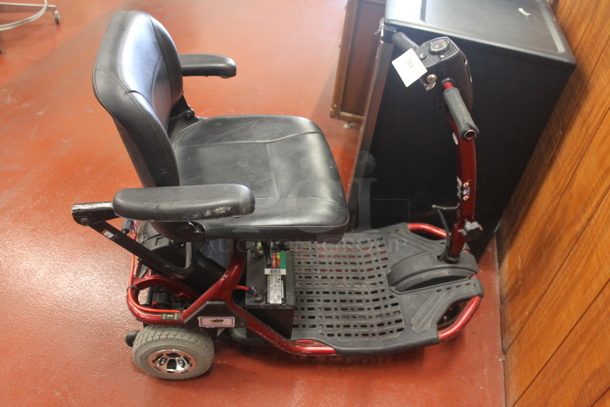 Motorized Chair.  - Image 1 of 5