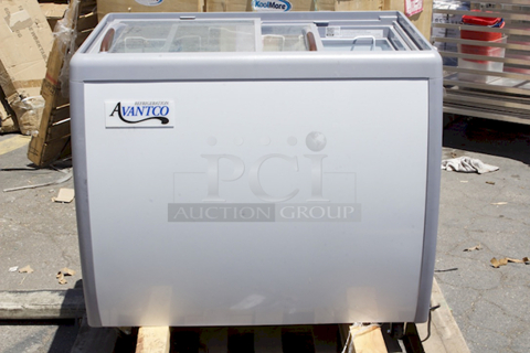 BRAND NEW SCRATCH & DENT! Avantco DFF9-HCL 39" Flat Top Display Ice Cream Freezer. SN:DFF91220230032 Tested. Turns On Does Not Get Cold. 
