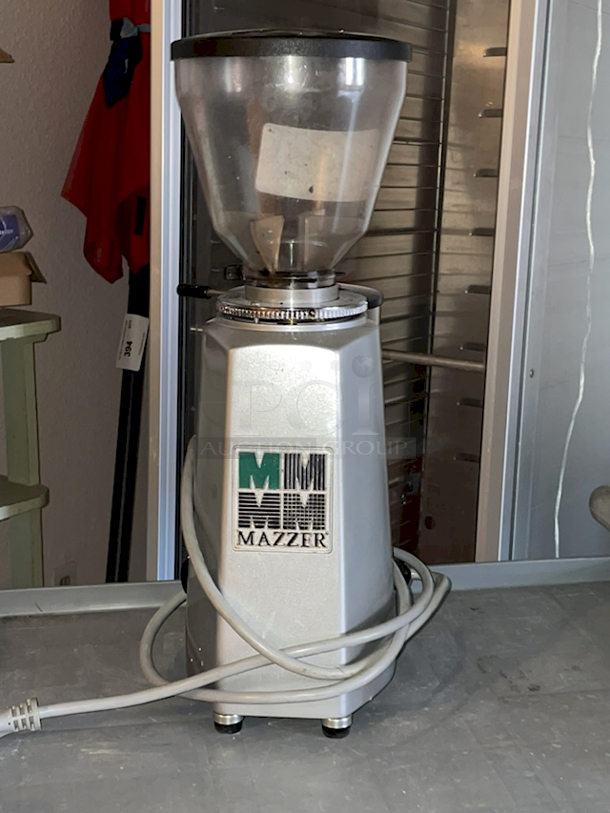 Mazzer Luigi srl Mini Timer Espresso Grinder, Doser. 110VAC, 60Hz, 1 Phase, 2.1 AMPS. Made In Italy.  - Image 3 of 5