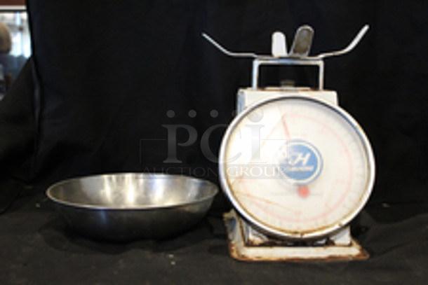 Tar-Hong Mechanical Dial Scale With Removable Bowl, 11 Lbs x 1 oz, Temperature Compensated. 
7x9-1/2x12-1/2
In Proper Working Order.
*Damage to Face of Scale - Image 5 of 6