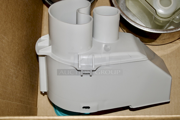 AWESOME! Box Of Measuring Cups, Bowls, Squeeze Bottles, Cambro 12qt, Robot Coupe Attachment and Lids.  - Image 2 of 4