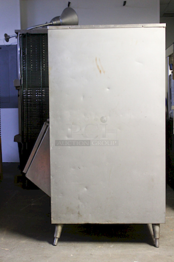 Scotsman BH1370E 1400lbs Capacity Ice Bin. 
56x40x59-1/2.
Legs Need To Be Adjusted.  - Image 5 of 8