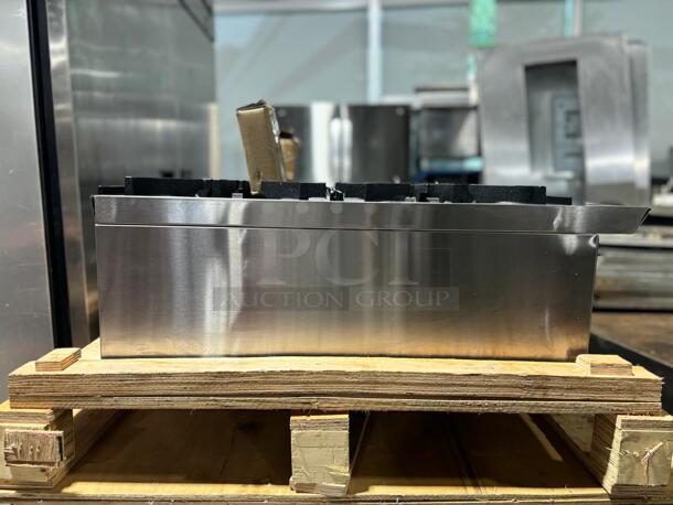 Dukers DCHPA36 36" Countertop Gas Hotplate with (6) Burners, Manual Controls, 168.000 BTU
 - Image 3 of 6