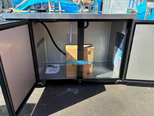 BRAND NEW SCRATCH & DENT Dukers DKB60-M2 61″  - Image 4 of 8