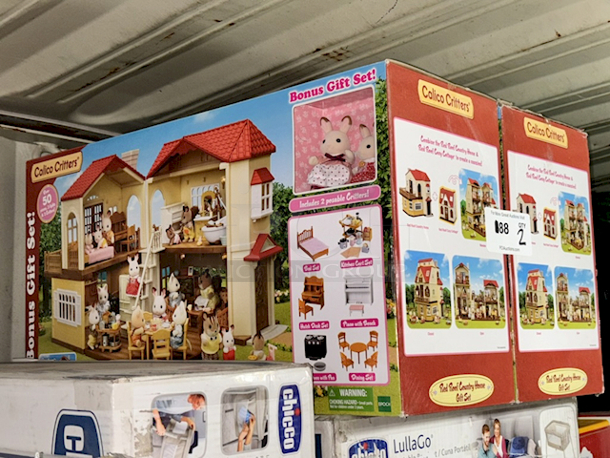 NEW!! Calico Critters Red Roof Country Home
Gift Set. 2x Your Bid - Image 2 of 3