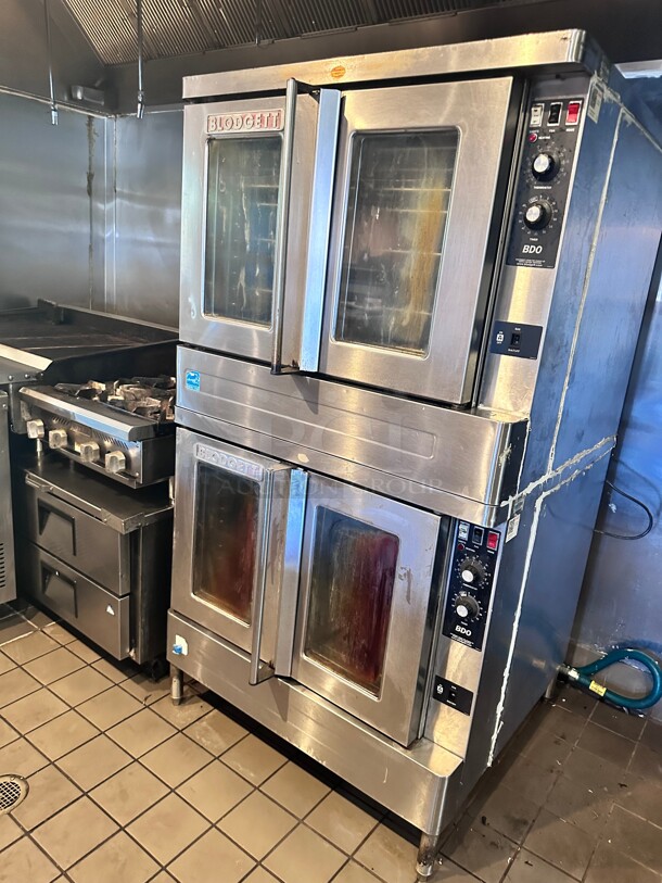 Certified Working Blodgett Commercial Gas Double Stack Convection Oven Great For Baking and All Around Cooking - Image 2 of 8