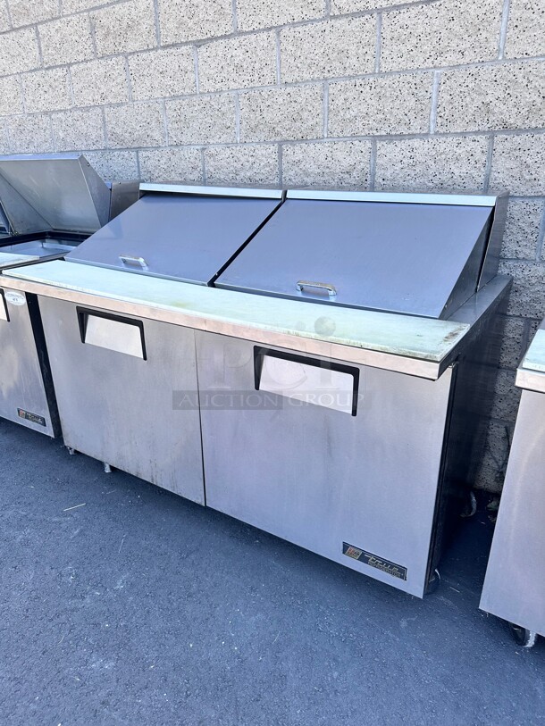 Late Model True TSSU-60 60 inch Mega Top Sandwich/Salad Prep Table w/ Refrigerated Base,115 Volt Working - Image 3 of 7