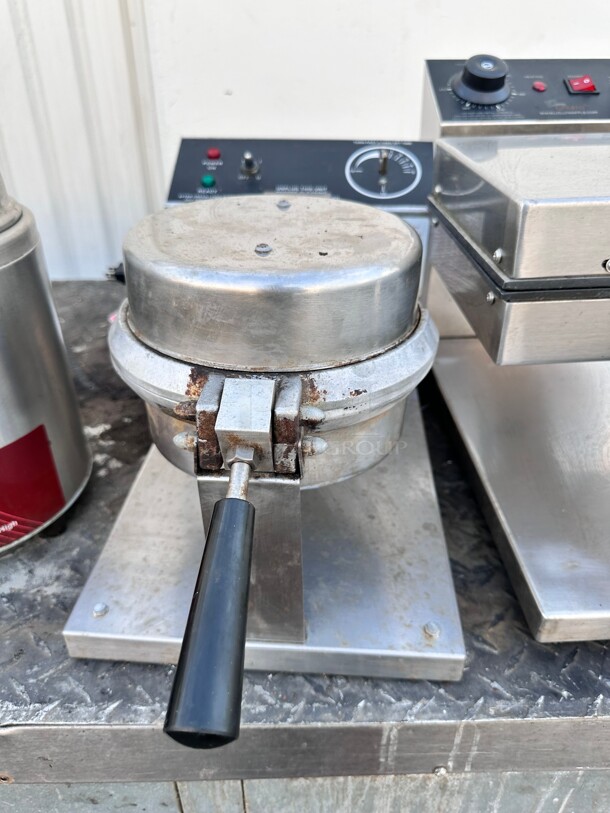 Gold Medal 5020 Giant Waffle Cone Baker w/ 8" Danish Grid & Push Button Controls, 120v Tested and Working - Image 3 of 7