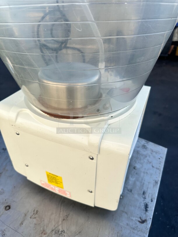 CORNELIUS JET-SPRAY EJ1 HD COMMERCIAL JUICE BEVERAGE REFRIGERATED DISPENSER 115 Volt Missing Top Cover Working - Image 4 of 4