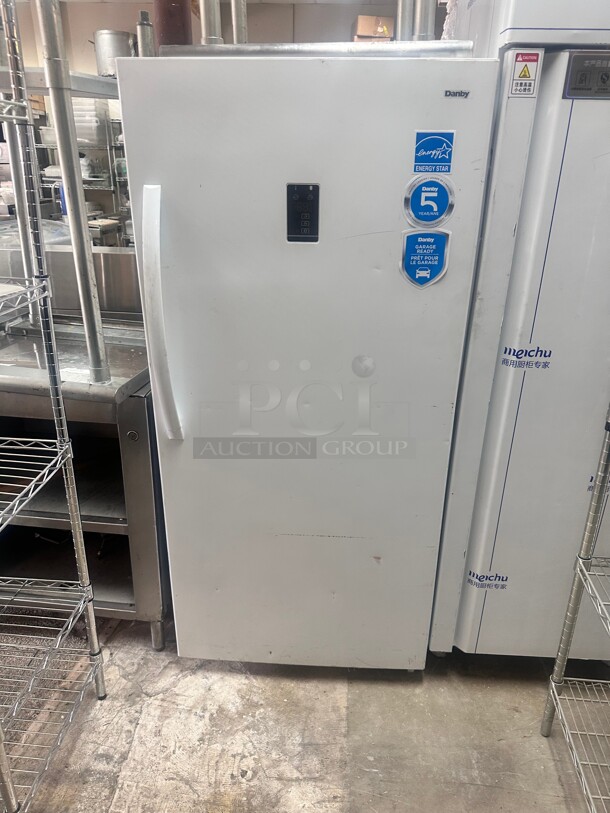 Late Model Danby DUF140E1WDD 13.8 cu ft Upright Freezer 115v Tested and Working - Image 5 of 10