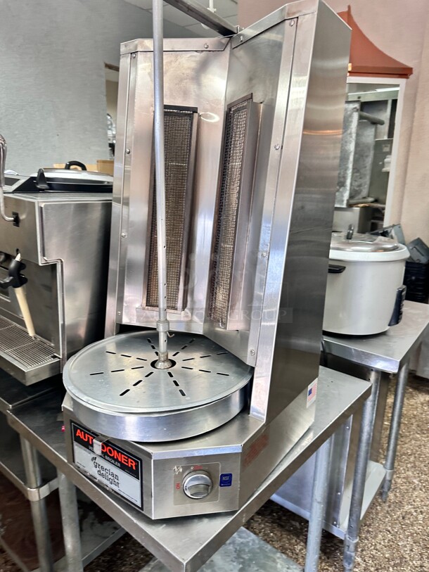 Late Model Optimal Automatics G-300 Autodoner Natural Gas 45 lb. Vertical Broiler Working  - Image 3 of 7
