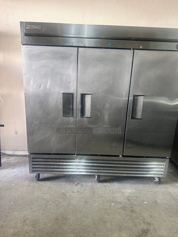 Late Model True T-72F 78" Solid Door Reach-In Freezer 115 Volt Working - Image 3 of 9