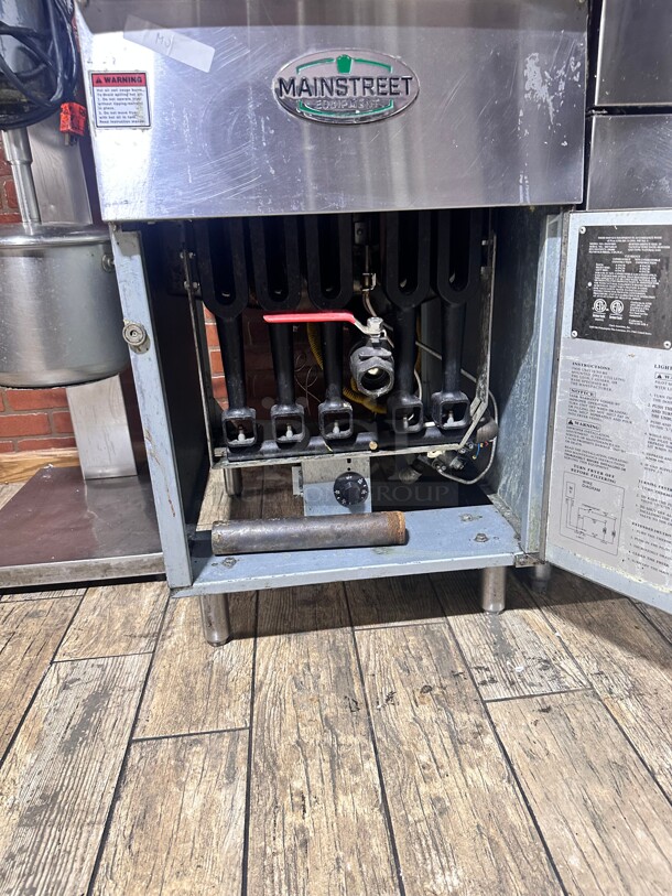 Late Model Main Street Equipment Natural Gas 70-100 lb. Stainless Steel Floor Fryer - 150,000 BTU Wokring - Image 7 of 7