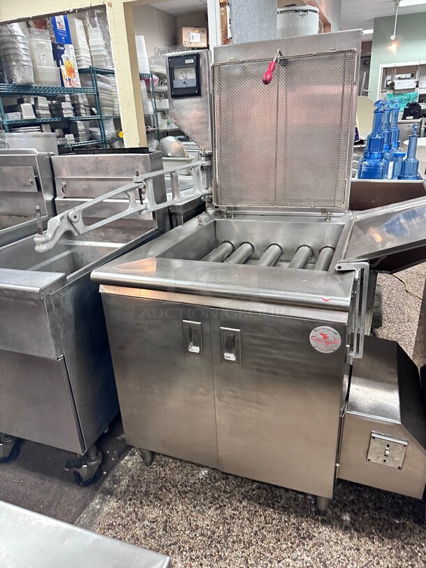 Certified Working Mercury 24x24 Commercial Donut Fryer With Filter Gas NSF  - Image 3 of 10