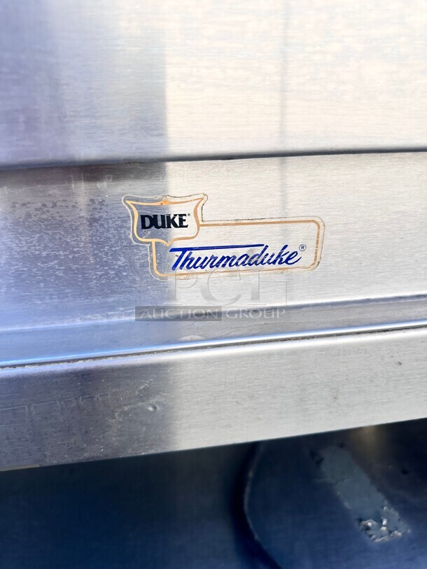 Excellent Condition Duke E304SW Electric 4 Compartment Hot Food Table With Sneeze Guard 220 Volt Tested and Working - Image 3 of 8