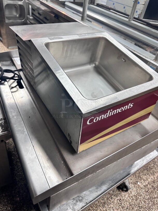 Working APW RTR-4 Refrigerated Topping Rail w/ (4) Sixth-Size Pans & Covers, Stainless 115 Volt NSF - Image 2 of 10