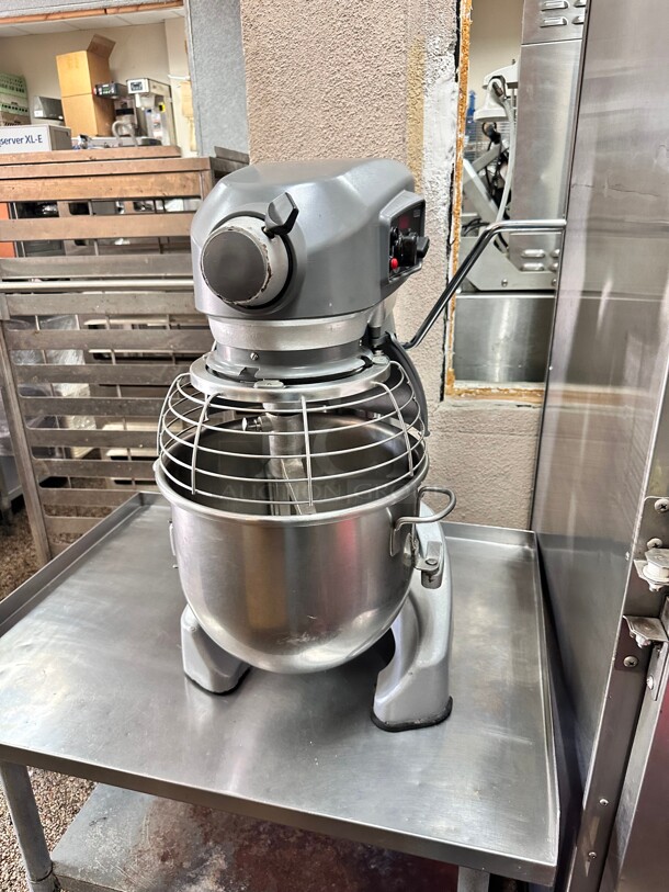 Excellent Hobart HL200 Legacy 20 qt Planetary Mixer - Bench Model, 1/2 hp, 120v Working - Image 5 of 7