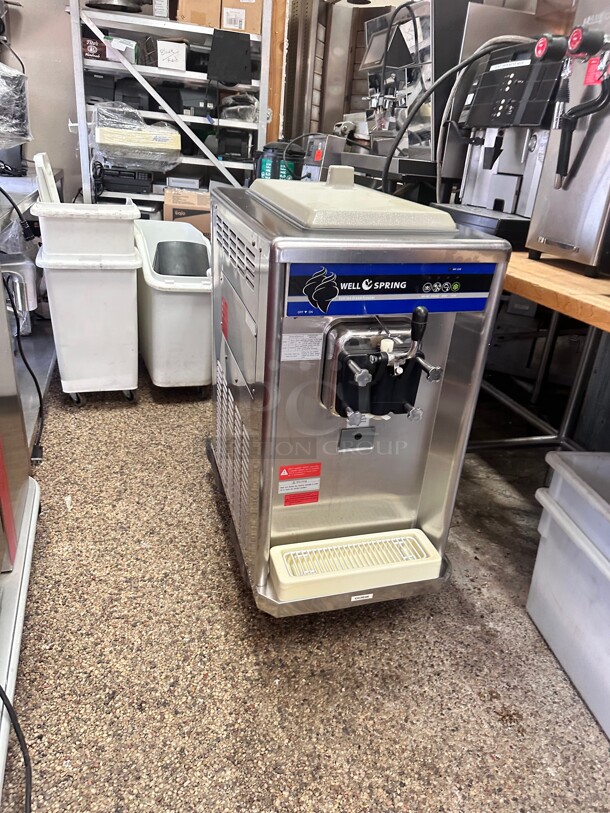 Wellspring Countertop Soft Serve Ice Cream Machine with 1 Hopper - 220V, 1 Phase Tested and Working! - Image 8 of 10