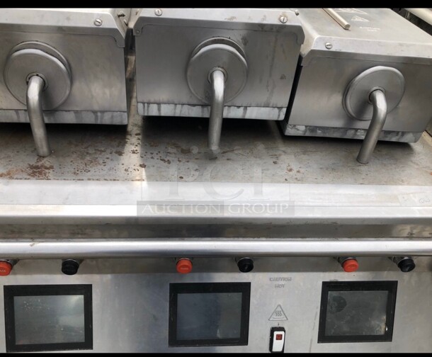 Working Taylor  Electric Double Sided Clamshell Griddle w/ Thermostatic Controls - 3/4 inch Steel Plate, 200240v/3ph NSF  - Image 6 of 8