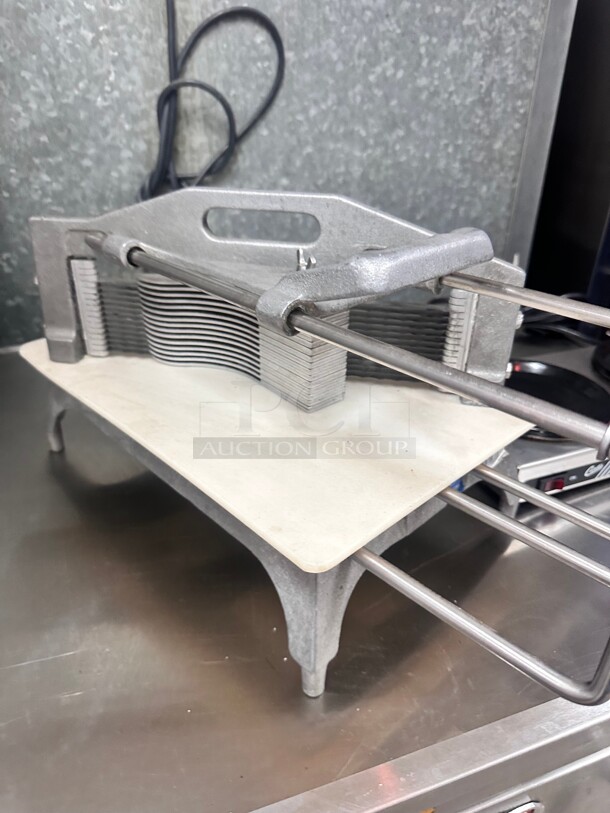 Excellent Condition Lincoln 0643N Tomato Slicer 3/16 - Image 10 of 11
