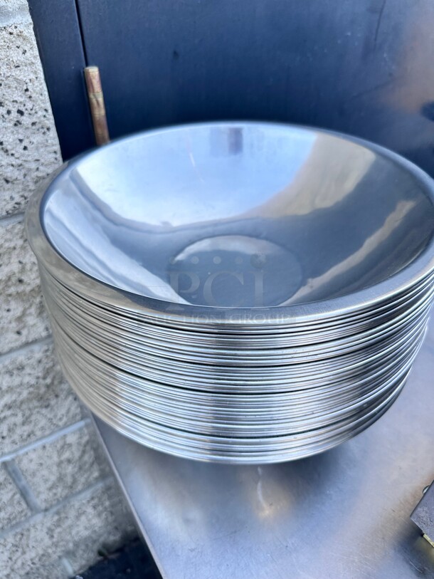 Clean 13x13 Inch Stainless Steel Salad Bowls - Image 3 of 6
