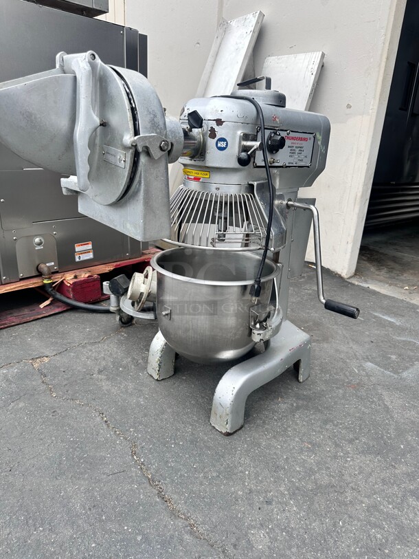 20 Quart Thunderbird Planetary Mixer ARM-02 115 Volt Working - Image 5 of 10