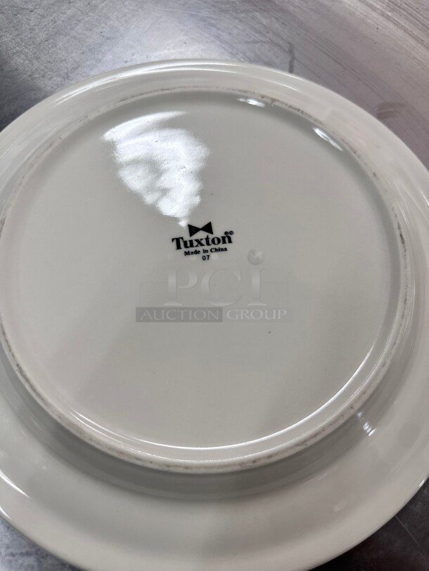 Tuxton 007 11" Round  Plate - Ceramic, American White - Image 4 of 7