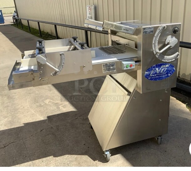 LVO Dough sheeter roller moulder SM24 French bread Excellent Condition - Image 7 of 7