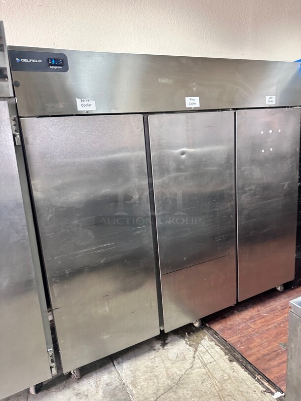 Delfield CSR3P-S 83" Three Section Reach In Refrigerator Solid Doors, 115v Working - Image 5 of 8