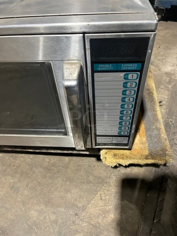 Sharp Counter Top Commercial Microwave! Model R-25! 2100 Watts! 1 Phase!  - Image 2 of 6
