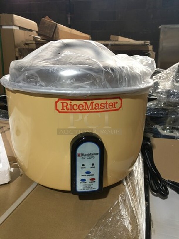 NEW! IN THE BOX! Rice Master Commercial Countertop Electric Powered Rice Cooker! Model: 57138 - Image 7 of 7