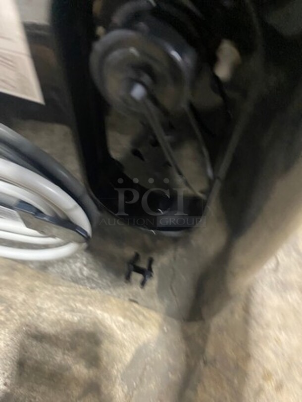 NEW! OUT OF THE BOX! SCRATCH-N-DENT! Soleus Air 95 Pint Portable Dehumidifier Unit! With Built In Pump! Model: DME295IP201 115V - Image 8 of 9