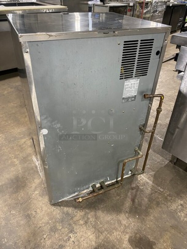 Hoshizaki Commercial Countertop Ice Maker/Dispenser And Water Dispenser! All Stainless Steel! Model: DCM500BWF SN: J10230L 115/120V 60HZ 1 Phase - Image 4 of 10