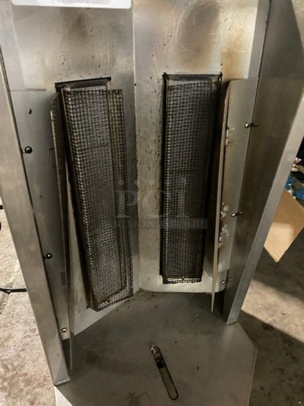 Auto Doner Commercial Countertop Natural Gas Powered Vertical Broiler Gyro Machine! All Stainless Steel! Model: 3PG SN: 23166D - Image 5 of 8