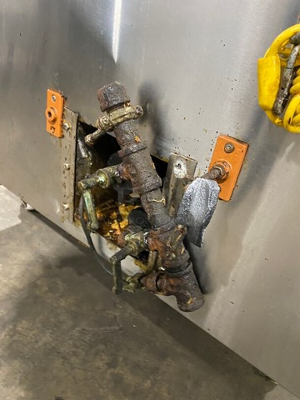 NICE! Bharat Overseas Commercial Gas Powered Tandoor Oven! With Lid! Solid Stainless Steel! On Casters! Model: TD166 - Image 10 of 10