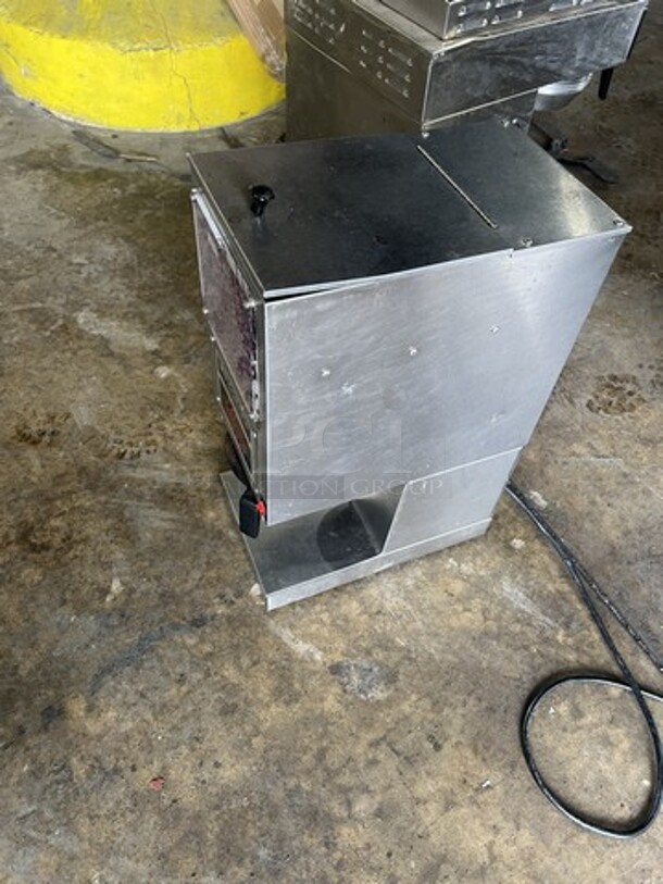 Bloomfield Counter Top Coffee Bean Grinder! 115V 1 Phase!  - Image 2 of 5