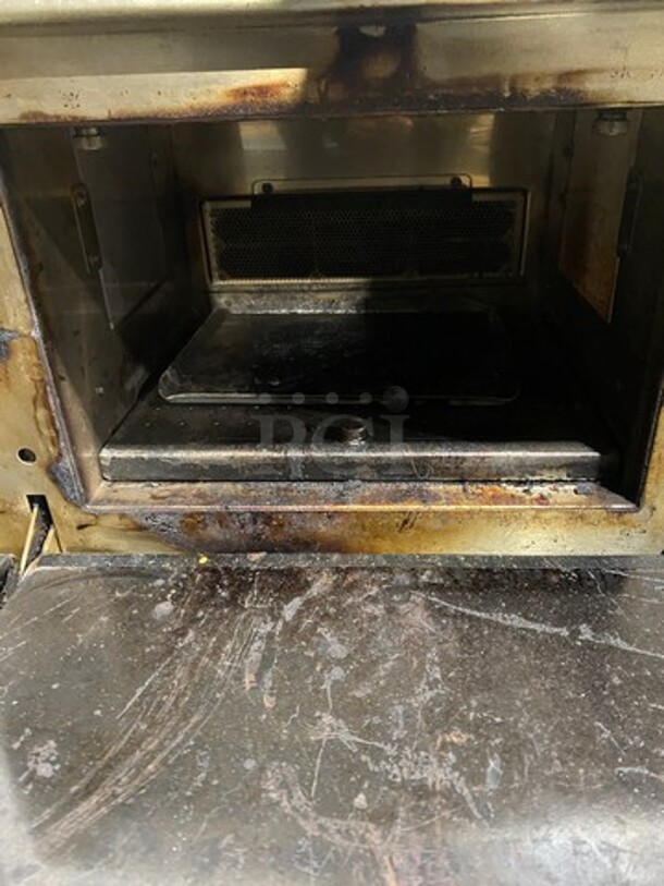 Merrychef Commercial Countertop Rapid Cook Oven! All Stainless Steel! Model: 402S SN: 0708003851 208V - Image 6 of 10